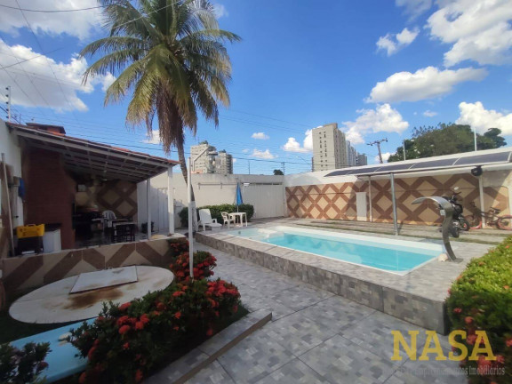 Casa com 5 Quartos à Venda, 405 m² em Cidade Alta - Cuiabá