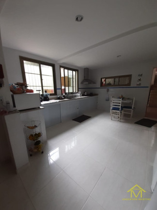 Imagem Casa com 4 Quartos à Venda, 220 m² em Itapuã - Vila Velha Imagem Casa com 4 Quartos à Venda, 220 m² em Itapuã - Vila Velha