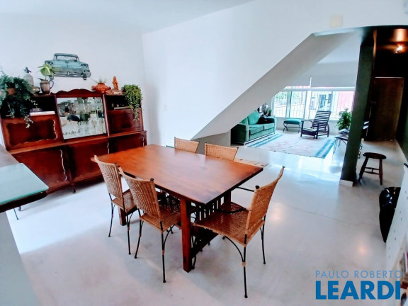 Imagem Sobrado com 3 Quartos à Venda, 217 m² em Vila Gilda - Santo André