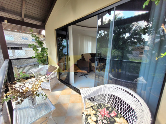 Imagem Casa com 3 Quartos para Alugar, 457 m² em Vila Nova - Blumenau Imagem Casa com 3 Quartos para Alugar, 457 m² em Vila Nova - Blumenau