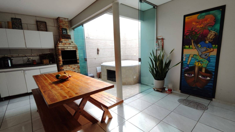 Casa de Condomínio com 3 Quartos à Venda, 110 m² em Jardim Imperial - Cuiabá