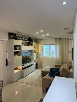 Imagem Apartamento com 3 Quartos à Venda, 121 m² em Centro - Balneário Camboriú Imagem Apartamento com 3 Quartos à Venda, 121 m² em Centro - Balneário Camboriú