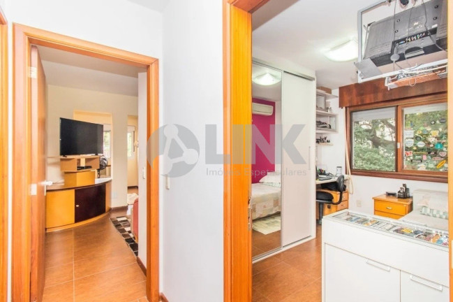 Imagem Imóvel com 3 Quartos à Venda, 233 m² em Mont Serrat - Porto Alegre Imagem Imóvel com 3 Quartos à Venda, 233 m² em Mont Serrat - Porto Alegre