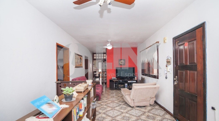 Imagem Casa com 3 Quartos à Venda, 198 m² em Jardim Itu - Porto Alegre Imagem Casa com 3 Quartos à Venda, 198 m² em Jardim Itu - Porto Alegre
