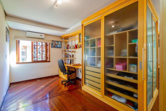 Imagem Casa com 6 Quartos à Venda, 374 m² em Tristeza - Porto Alegre