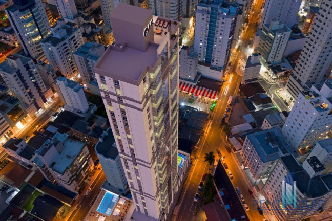Imagem Apartamento com 4 Quartos à Venda, 146 m² em Centro - Balneário Camboriú Imagem Apartamento com 4 Quartos à Venda, 146 m² em Centro - Balneário Camboriú