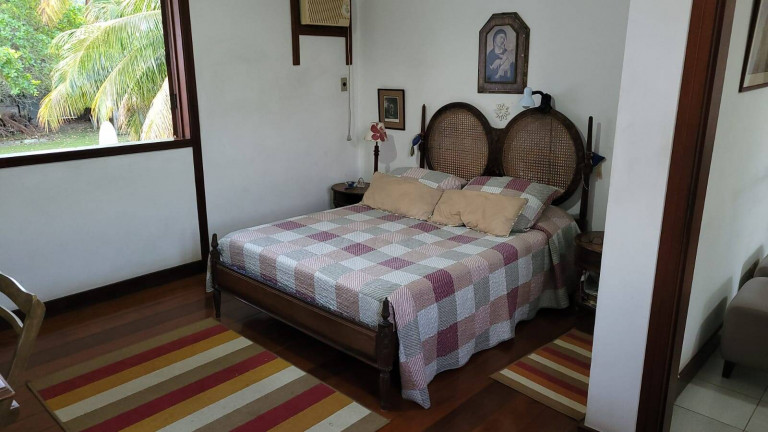 Imagem Casa com 4 Quartos à Venda, em Santo Antônio - Niterói Imagem Casa com 4 Quartos à Venda, em Santo Antônio - Niterói