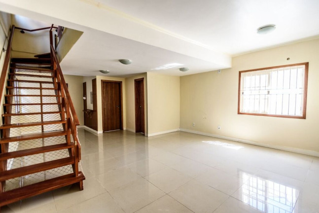 Imagem Casa com 4 Quartos à Venda, 225 m² em Tristeza - Porto Alegre