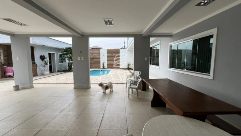 Imagem Sobrado com 5 Quartos à Venda, 270 m² em Bom Retiro - Joinville Imagem Sobrado com 5 Quartos à Venda, 270 m² em Bom Retiro - Joinville