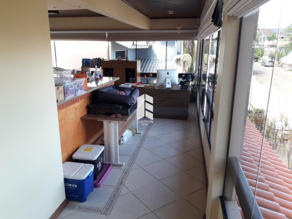 Imagem Casa com 5 Quartos à Venda, 703 m² em Duque De Caxias - Santa Maria