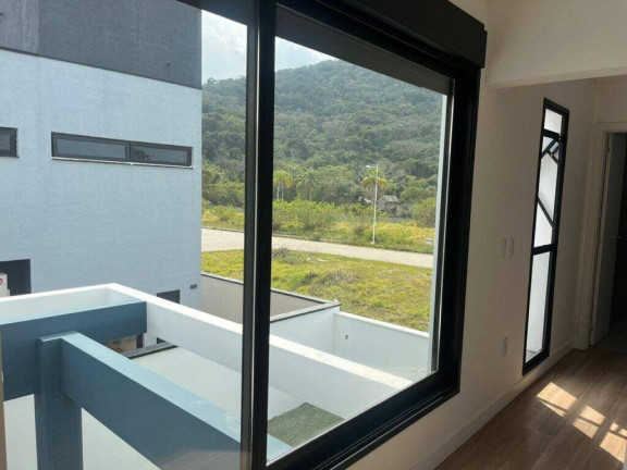 Imagem Casa com 3 Quartos à Venda,  em Rio Tavares - Florianópolis