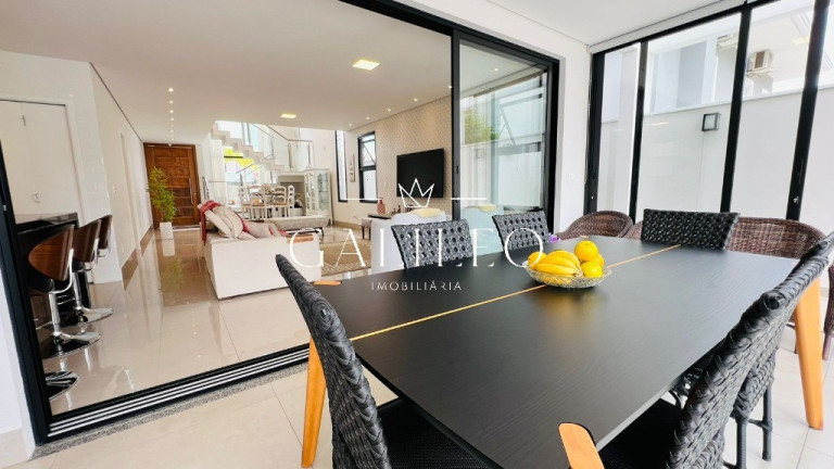 Casa com 4 Quartos à Venda, 260 m² em Engordadouro - Jundiaí