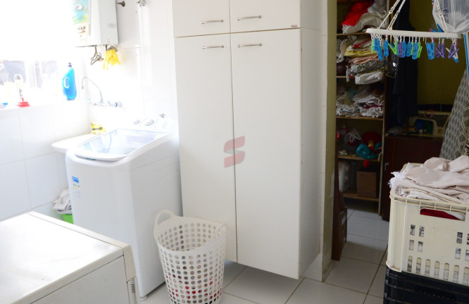 Imagem Casa com 3 Quartos à Venda, 280 m² em Pineville - Pinhais