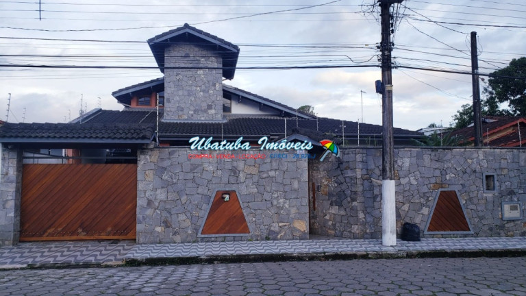 Imagem Casa com 4 Quartos à Venda, 298 m² em Centro - Ubatuba Imagem Casa com 4 Quartos à Venda, 298 m² em Centro - Ubatuba