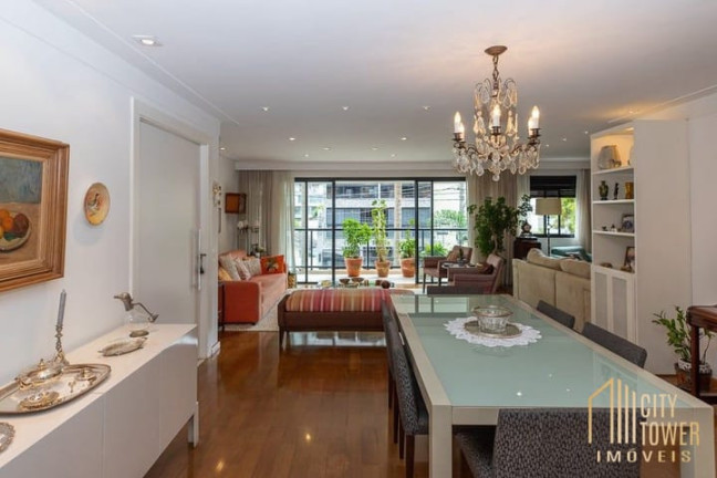 Apartamento com 3 Quartos à Venda, 161 m² em Vila Nova Conceição - São Paulo