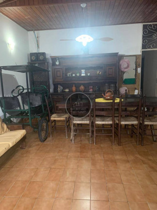 Imagem Casa com 3 Quartos à Venda, 310 m² em Centro - Mongaguá