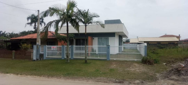 Casa à Venda,  em Salinas - Balneário Barra Do Sul