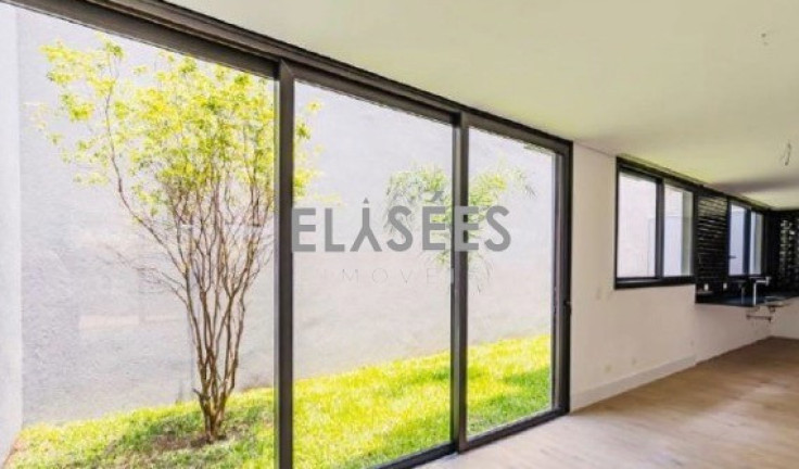 Imagem Casa com 3 Quartos à Venda, 272 m² em Moema - São Paulo Imagem Casa com 3 Quartos à Venda, 272 m² em Moema - São Paulo