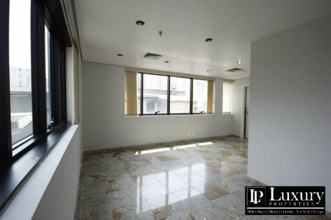 Imóvel Comercial para Alugar, 40 m² em Vila Nova Conceição - São Paulo