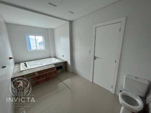 Imagem Cobertura com 4 Quartos à Venda, 242 m² em Centro - Balneário Camboriú