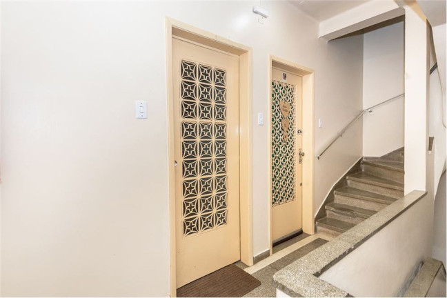 Imagem Imóvel com 3 Quartos à Venda, em Menino Deus - Porto Alegre Imagem Imóvel com 3 Quartos à Venda, em Menino Deus - Porto Alegre