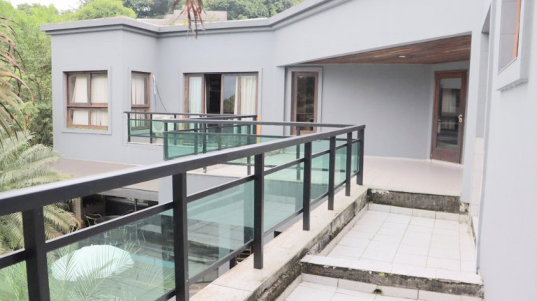 Imagem Casa com 4 Quartos à Venda, 700 m² em Morro Santa Terezinha - Santos Imagem Casa com 4 Quartos à Venda, 700 m² em Morro Santa Terezinha - Santos