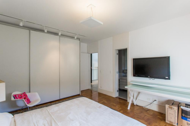 Imagem Casa com 3 Quartos à Venda, 388 m² em Vila Tramontano - São Paulo