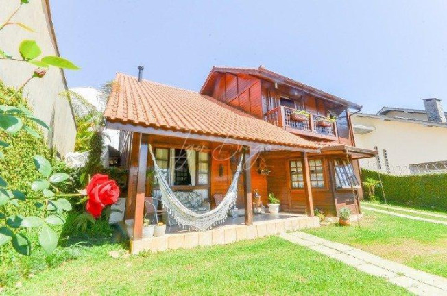 Imagem Casa com 3 Quartos à Venda, 252 m² em Pilarzinho - Curitiba Imagem Casa com 3 Quartos à Venda, 252 m² em Pilarzinho - Curitiba