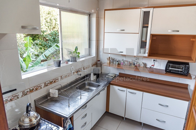 Imagem Imóvel com 2 Quartos à Venda, 111 m² em Santo Antônio - Porto Alegre Imagem Imóvel com 2 Quartos à Venda, 111 m² em Santo Antônio - Porto Alegre