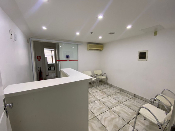Sala Comercial à Venda, 64 m² em Várzea - Teresópolis