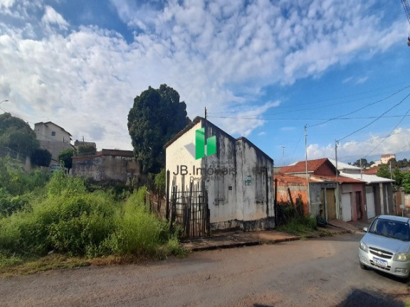 Terreno à Venda, 420 m² em Vila Ipiranga - Montes Claros