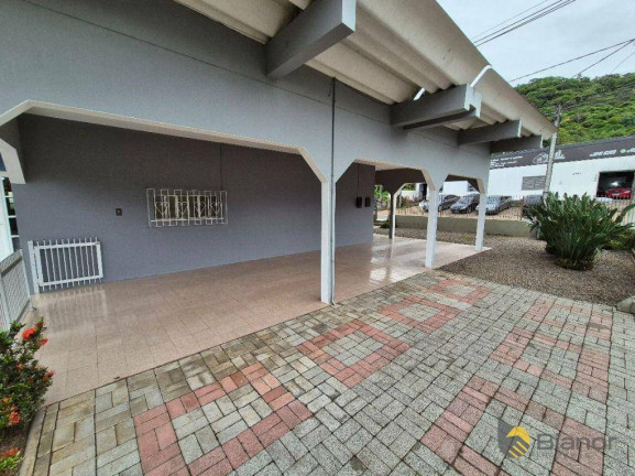 Imagem Casa com 3 Quartos à Venda ou Locação, 240 m² em Velha - Blumenau