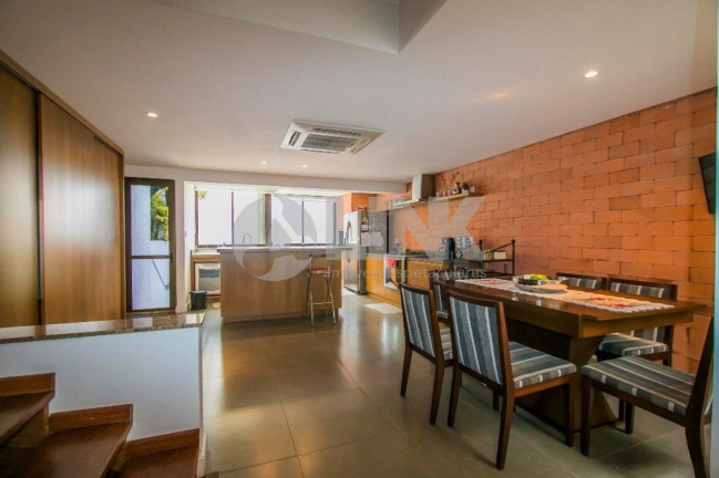 Imagem Casa com 4 Quartos à Venda, 455 m² em Chácara Das Pedras - Porto Alegre