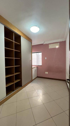 Imagem Casa com 3 Quartos à Venda, 220 m² em Cidade Nova - Feira De Santana Imagem Casa com 3 Quartos à Venda, 220 m² em Cidade Nova - Feira De Santana