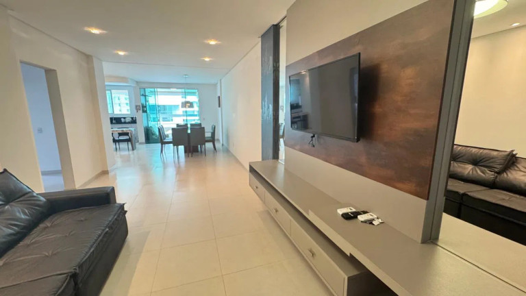 Imagem Apartamento com 3 Quartos à Venda, 140 m² em Meia Praia - Itapema