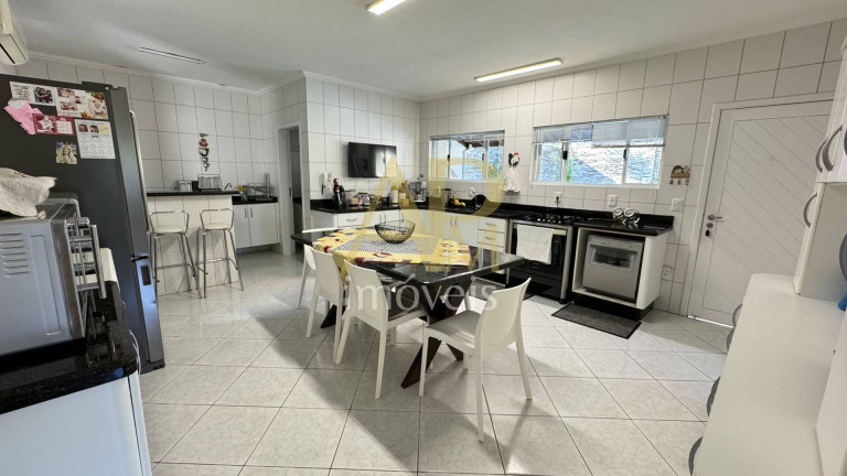 Imagem Casa com 4 Quartos à Venda, 300 m² em Centro - Palhoça Imagem Casa com 4 Quartos à Venda, 300 m² em Centro - Palhoça