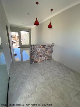 Imagem Casa com 2 Quartos à Venda, 65 m² em Lebron - Sarandi