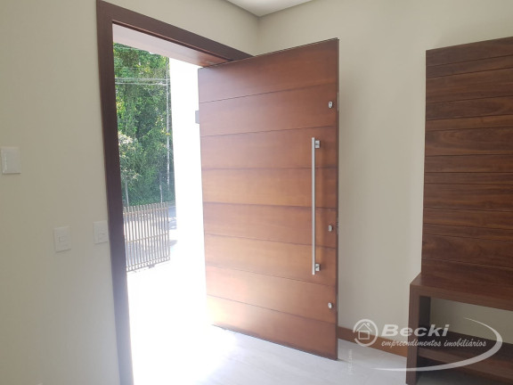 Imagem Casa com 3 Quartos à Venda, 314 m² em Floresta - Joinville