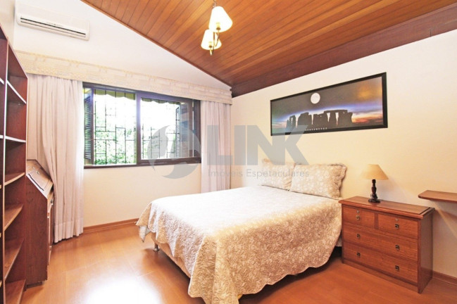 Imagem Casa com 3 Quartos à Venda, 334 m² em Chácara Das Pedras - Porto Alegre