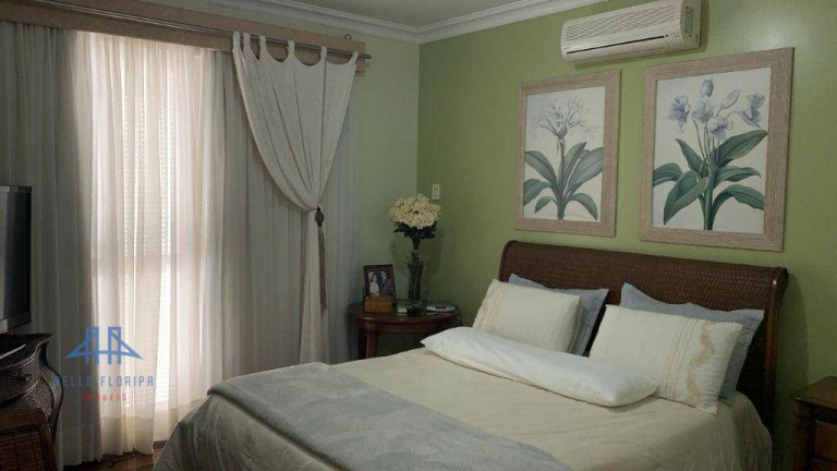 Imagem Casa com 3 Quartos à Venda, 376 m² em Córrego Grande - Florianópolis Imagem Casa com 3 Quartos à Venda, 376 m² em Córrego Grande - Florianópolis