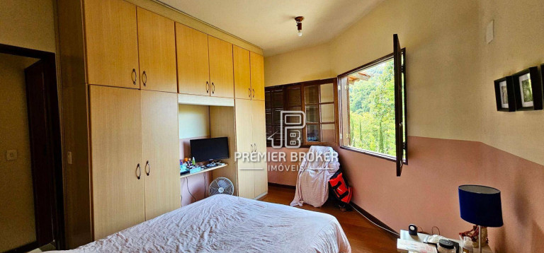Imagem Casa com 3 Quartos à Venda, 265 m² em Vargem Grande - Teresópolis Imagem Casa com 3 Quartos à Venda, 265 m² em Vargem Grande - Teresópolis