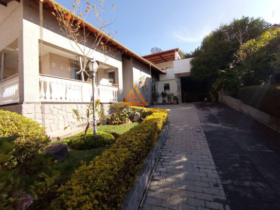 Casa com 4 Quartos à Venda, 500 m²