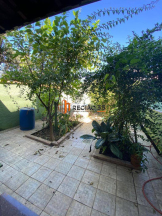 Imagem Casa com 3 Quartos à Venda, 346 m² em Santa Lúcia - Poços De Caldas