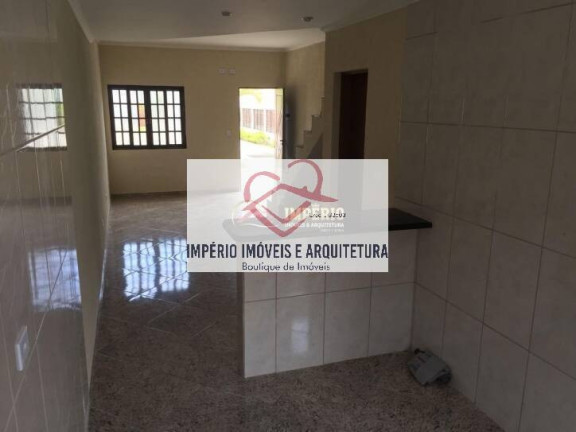 Sobrado à Venda, 82 m² em Caraguatatuba