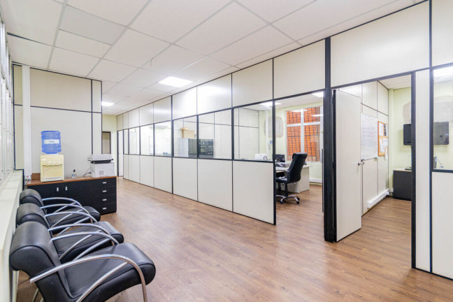 Imagem Sala Comercial à Venda, 580 m² em Navegantes - Porto Alegre Imagem Sala Comercial à Venda, 580 m² em Navegantes - Porto Alegre