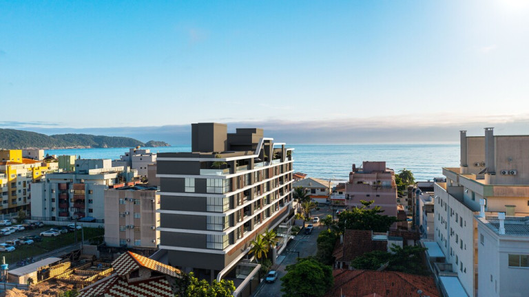 Imagem Imóvel com 4 Quartos à Venda, em Bombas - Bombinhas Imagem Imóvel com 4 Quartos à Venda, em Bombas - Bombinhas