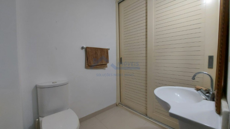 Imagem Sobrado com 3 Quartos à Venda, 325 m² em Vila Assunção - Porto Alegre