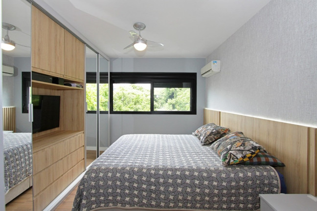 Imagem Imóvel com 3 Quartos à Venda, em Menino Deus - Porto Alegre Imagem Imóvel com 3 Quartos à Venda, em Menino Deus - Porto Alegre