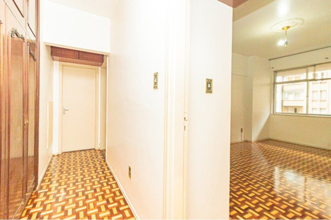 Imagem Apartamento com 2 Quartos à Venda, 137 m² em Centro Histórico - Porto Alegre Imagem Apartamento com 2 Quartos à Venda, 137 m² em Centro Histórico - Porto Alegre