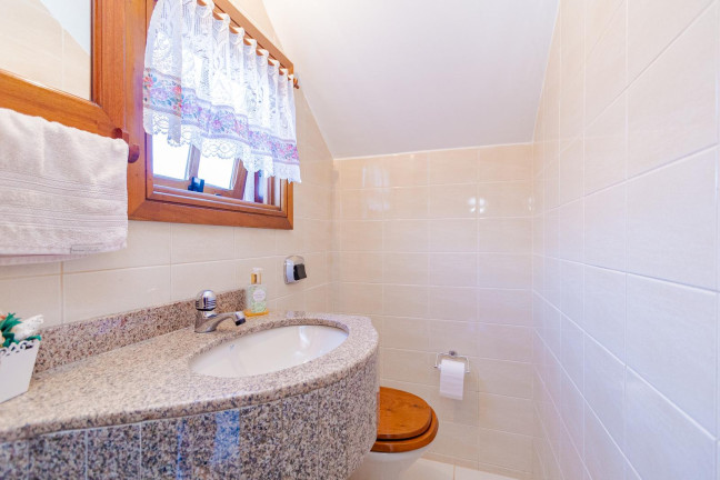 Imagem Casa com 3 Quartos à Venda, 129 m² em Santo Inácio - Curitiba Imagem Casa com 3 Quartos à Venda, 129 m² em Santo Inácio - Curitiba